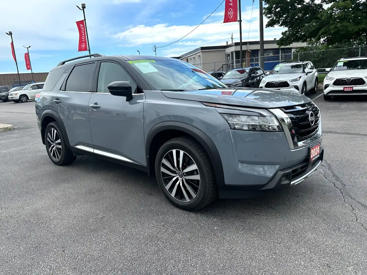 Nissan Pathfinder снимка Nissan Pathfinder