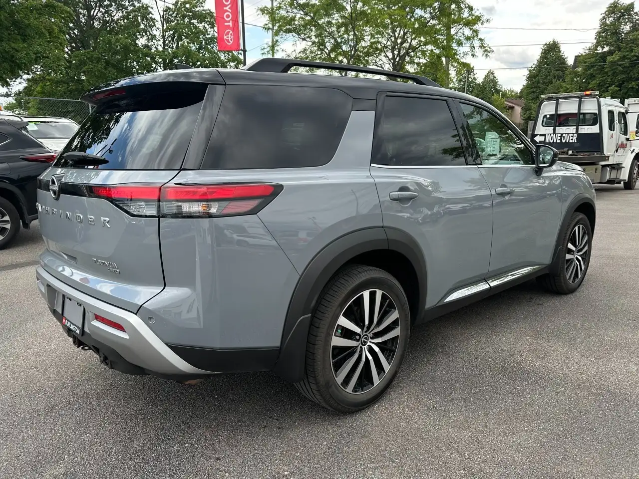 Nissan Pathfinder снимка Nissan Pathfinder