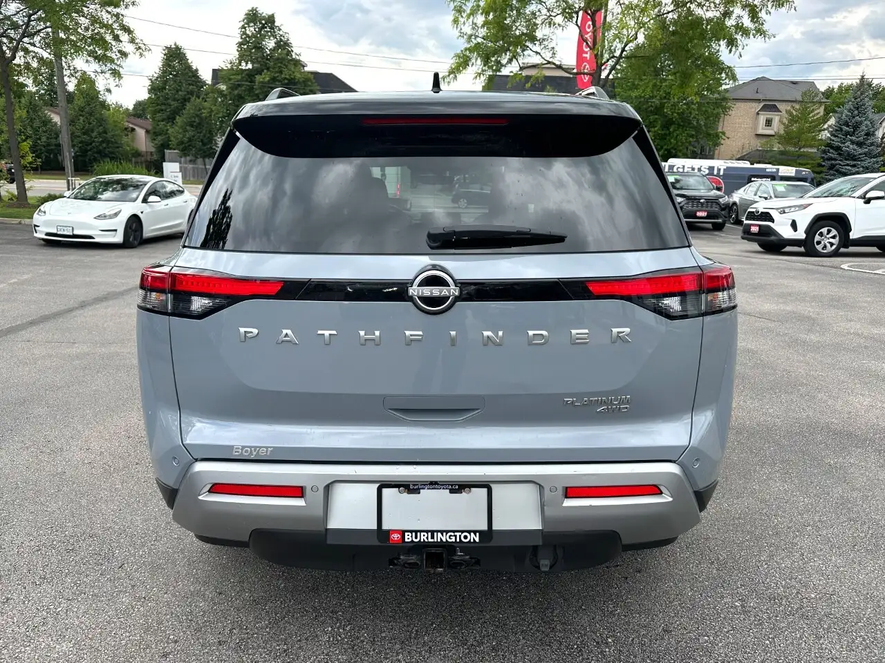 Nissan Pathfinder снимка Nissan Pathfinder