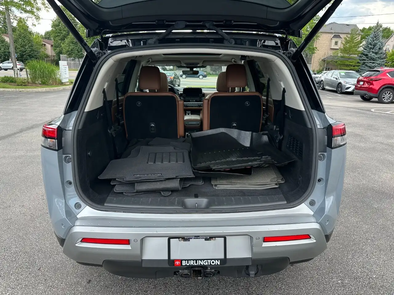 Nissan Pathfinder снимка Nissan Pathfinder