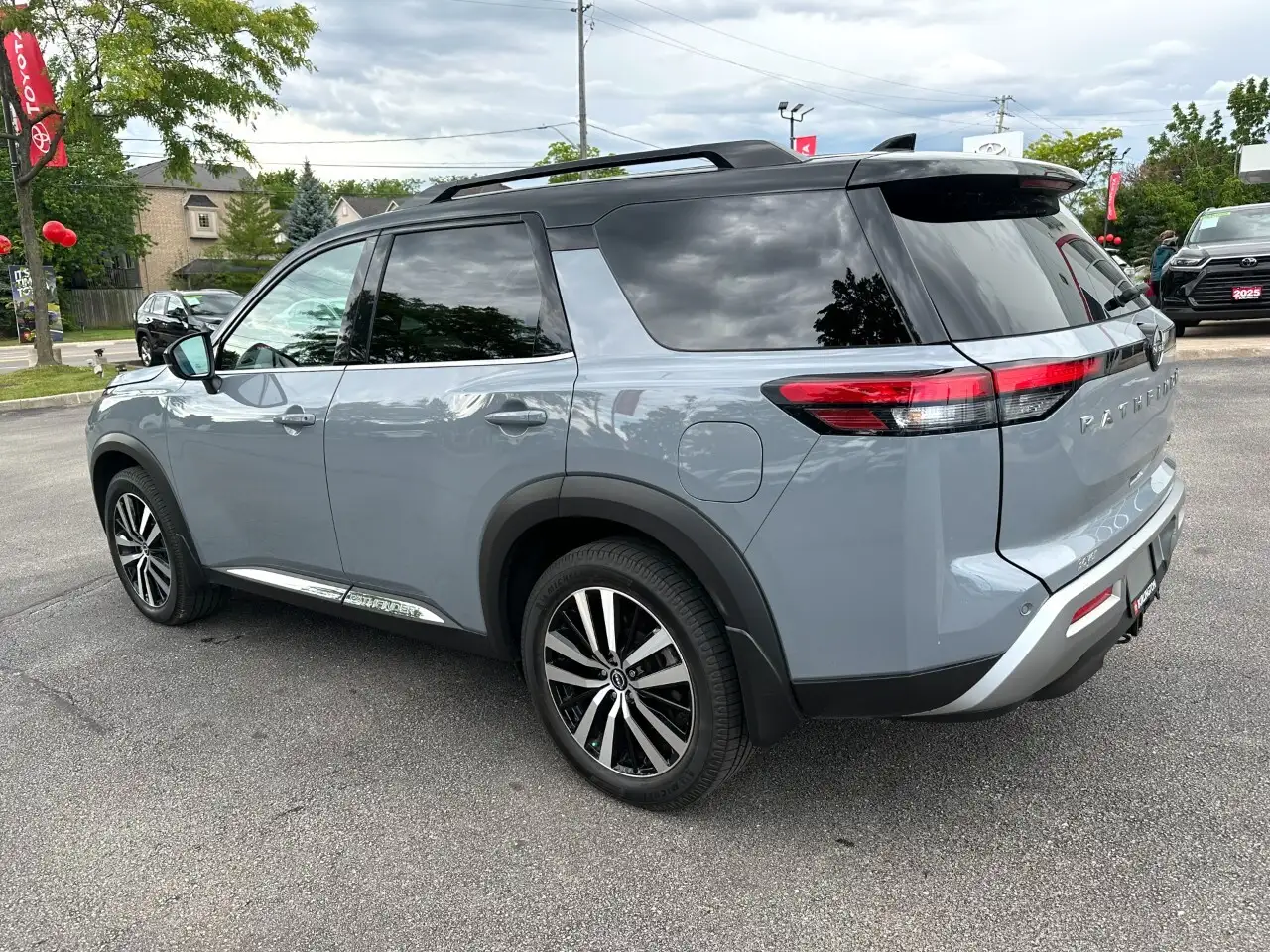 Nissan Pathfinder снимка Nissan Pathfinder