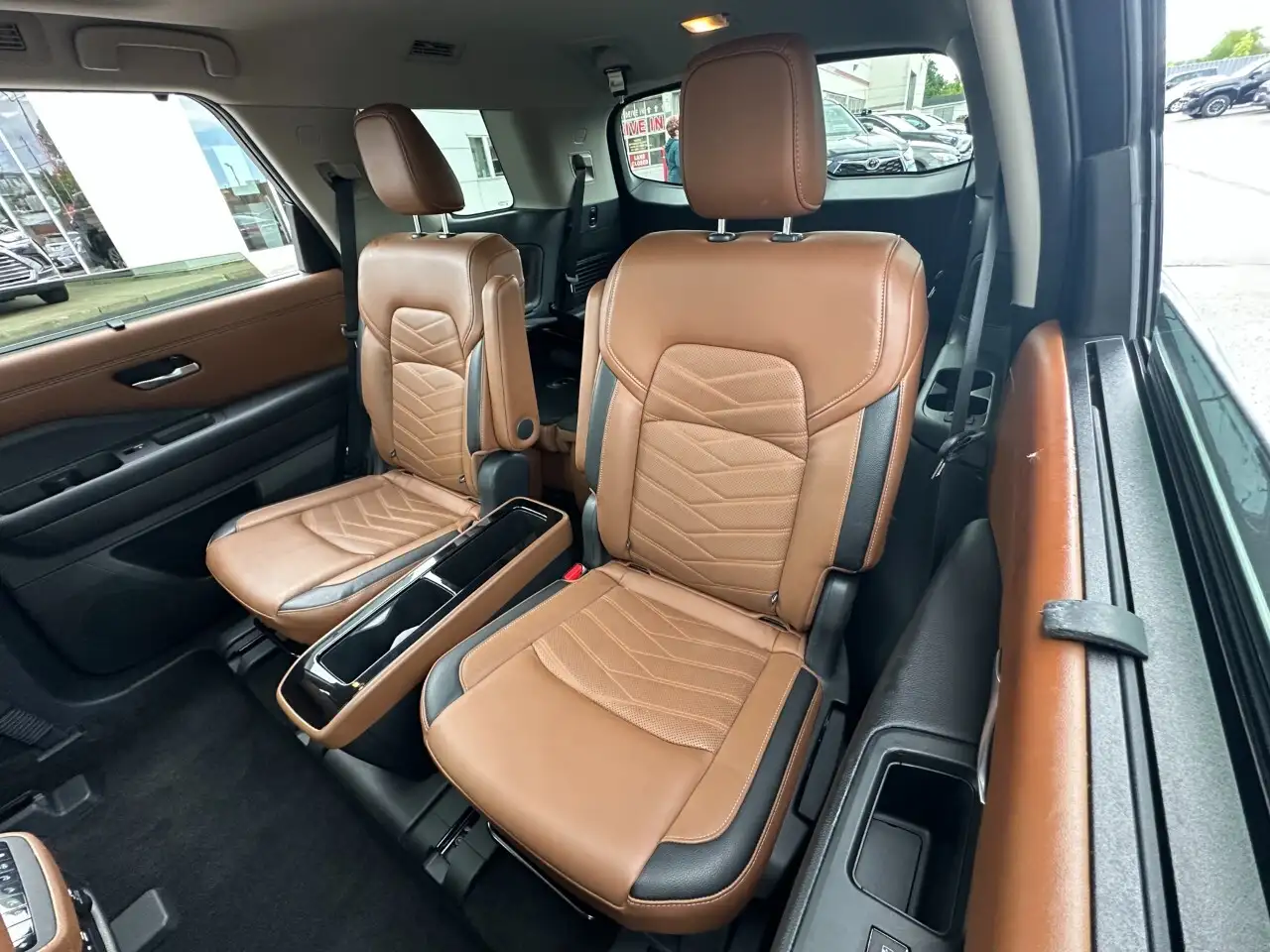 Nissan Pathfinder снимка Nissan Pathfinder