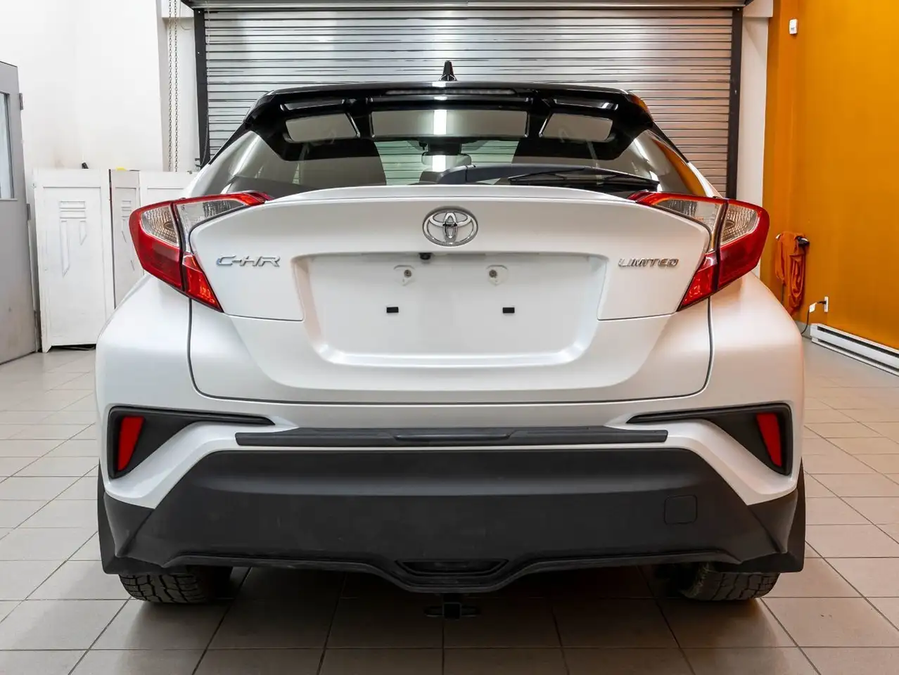 Toyota C-HR снимка Toyota C-HR