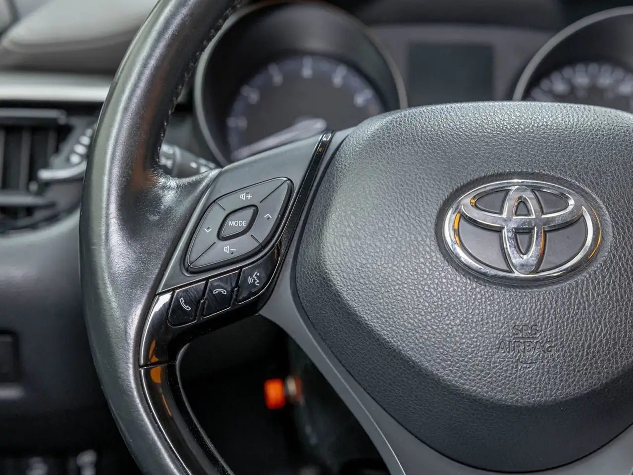 Toyota C-HR снимка Toyota C-HR