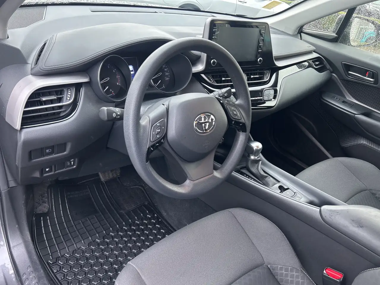Toyota C-HR снимка Toyota C-HR