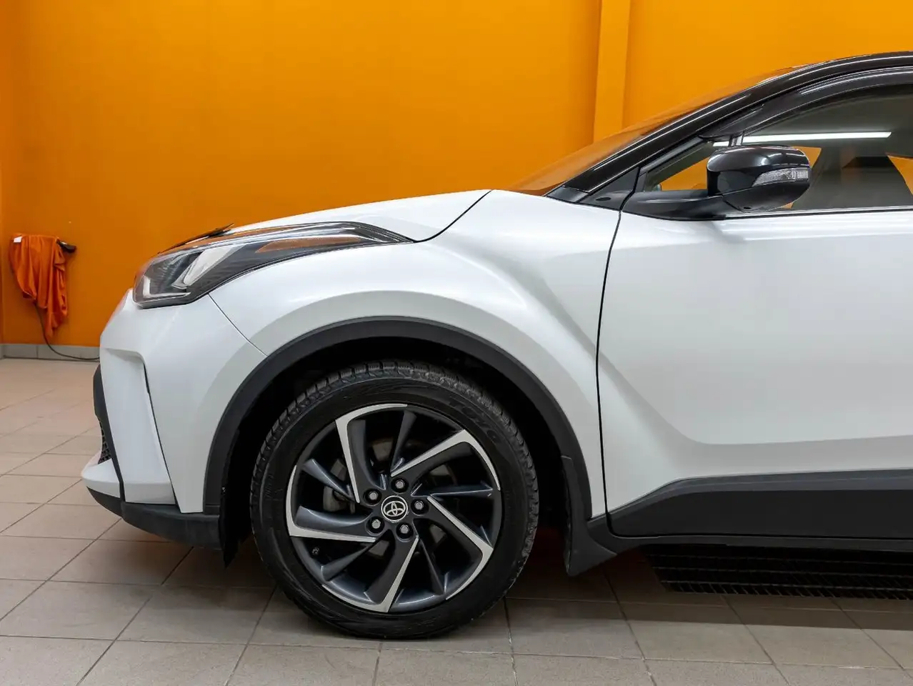 Toyota C-HR снимка Toyota C-HR
