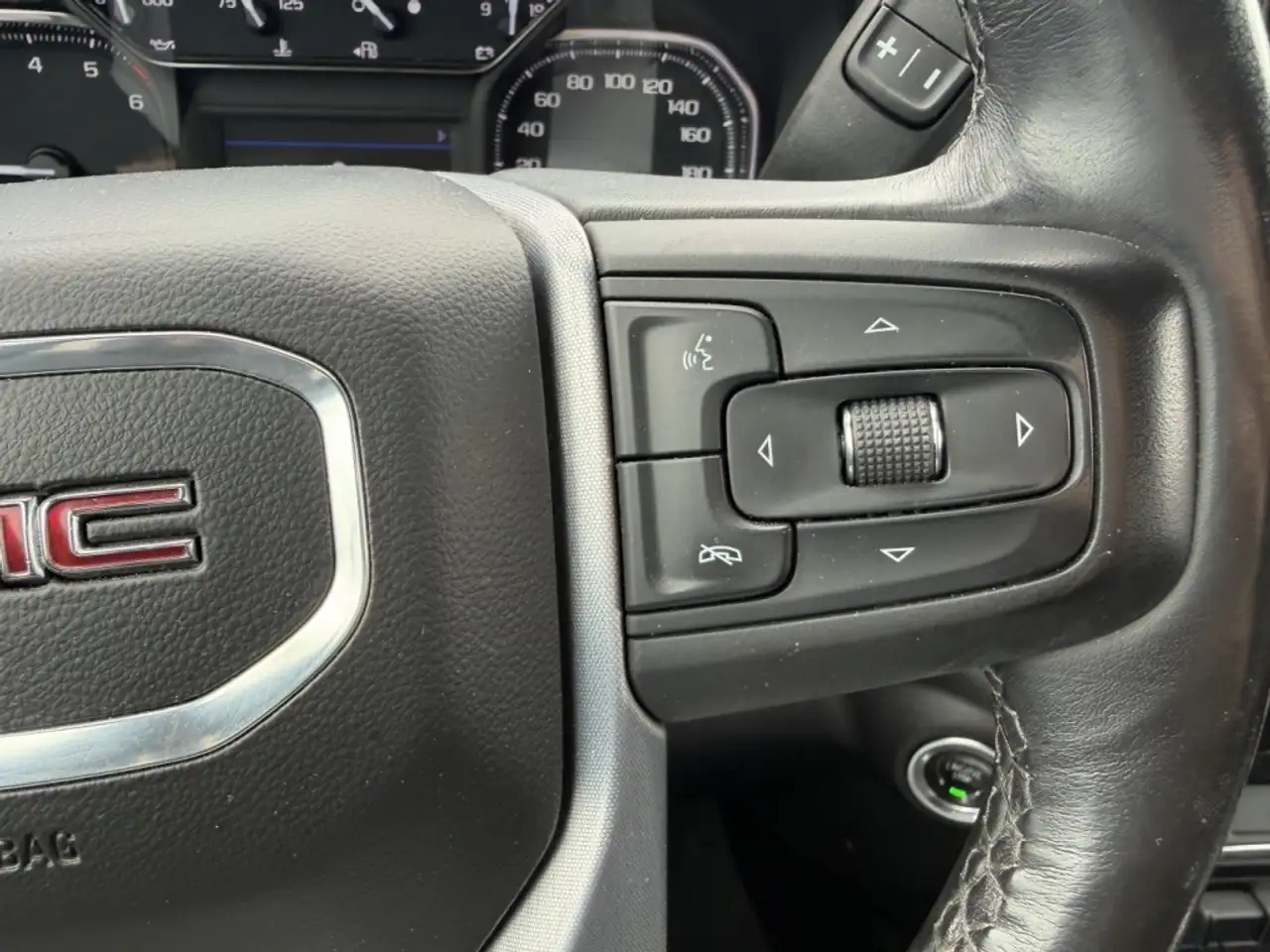 GMC Sierra 1500 photo GMC Sierra 1500