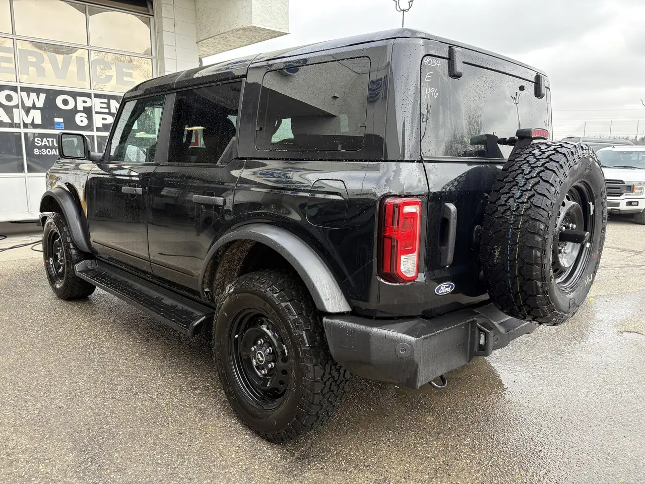Ford Bronco photo Ford Bronco