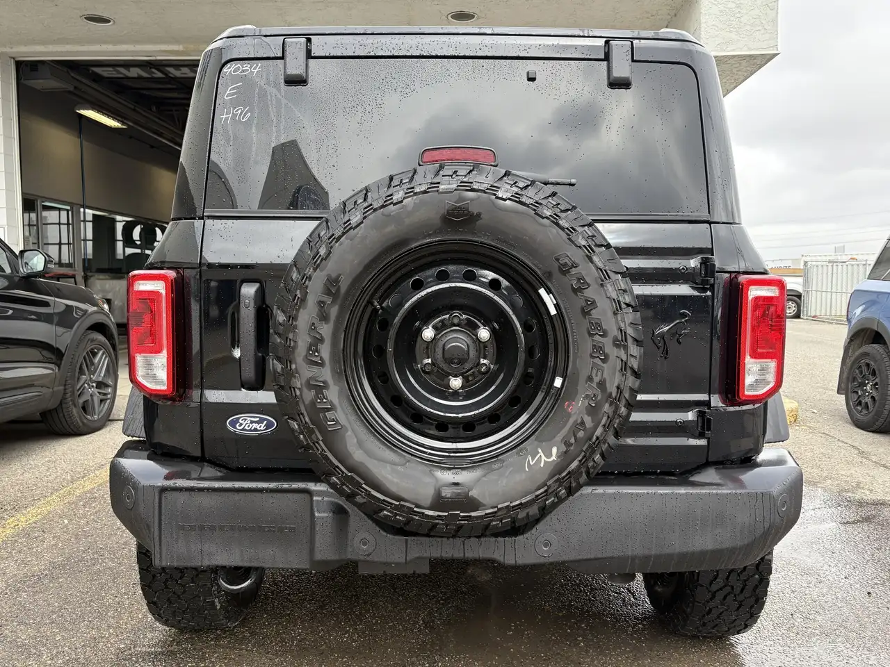 Ford Bronco photo Ford Bronco