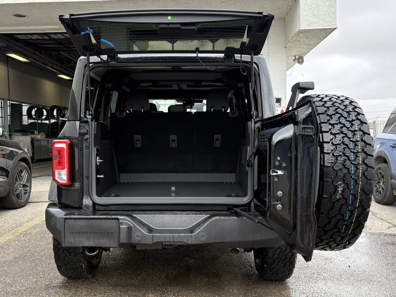 Ford Bronco photo Ford Bronco