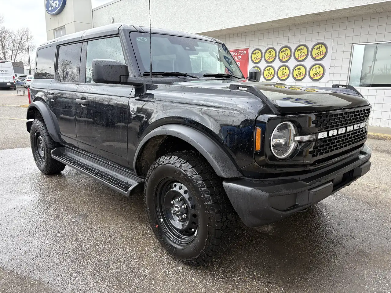 Ford Bronco photo Ford Bronco