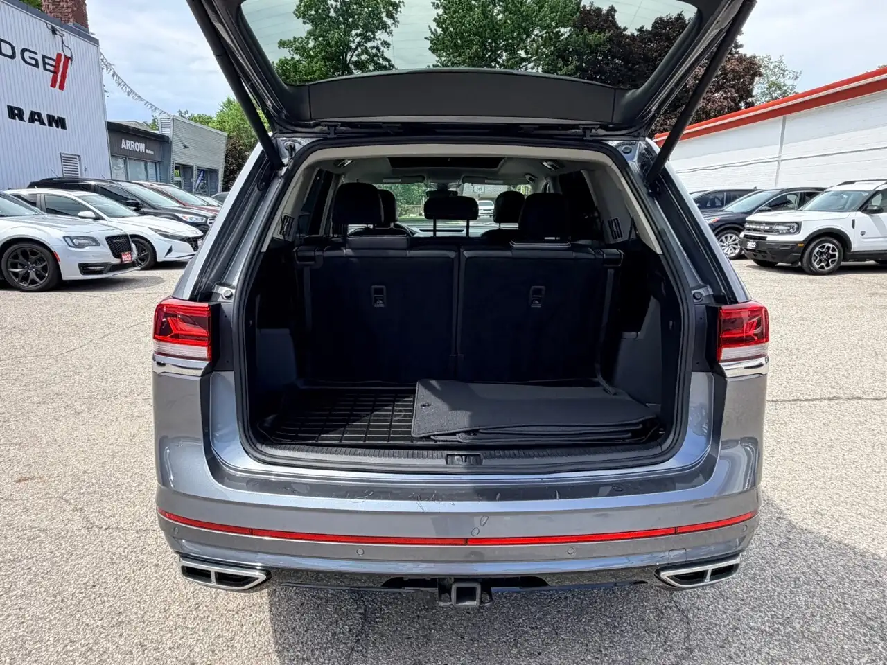 Volkswagen Atlas photo Volkswagen Atlas