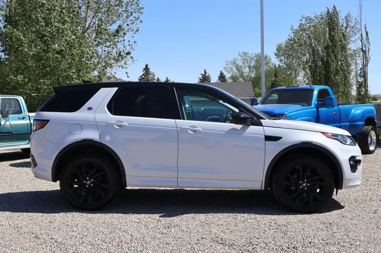 Land Rover Discovery Sport photo Land Rover Discovery Sport