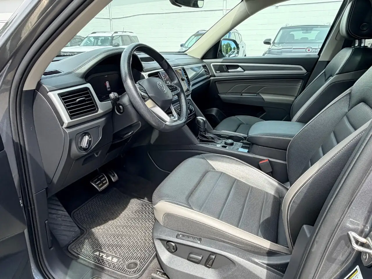 Volkswagen Atlas photo Volkswagen Atlas
