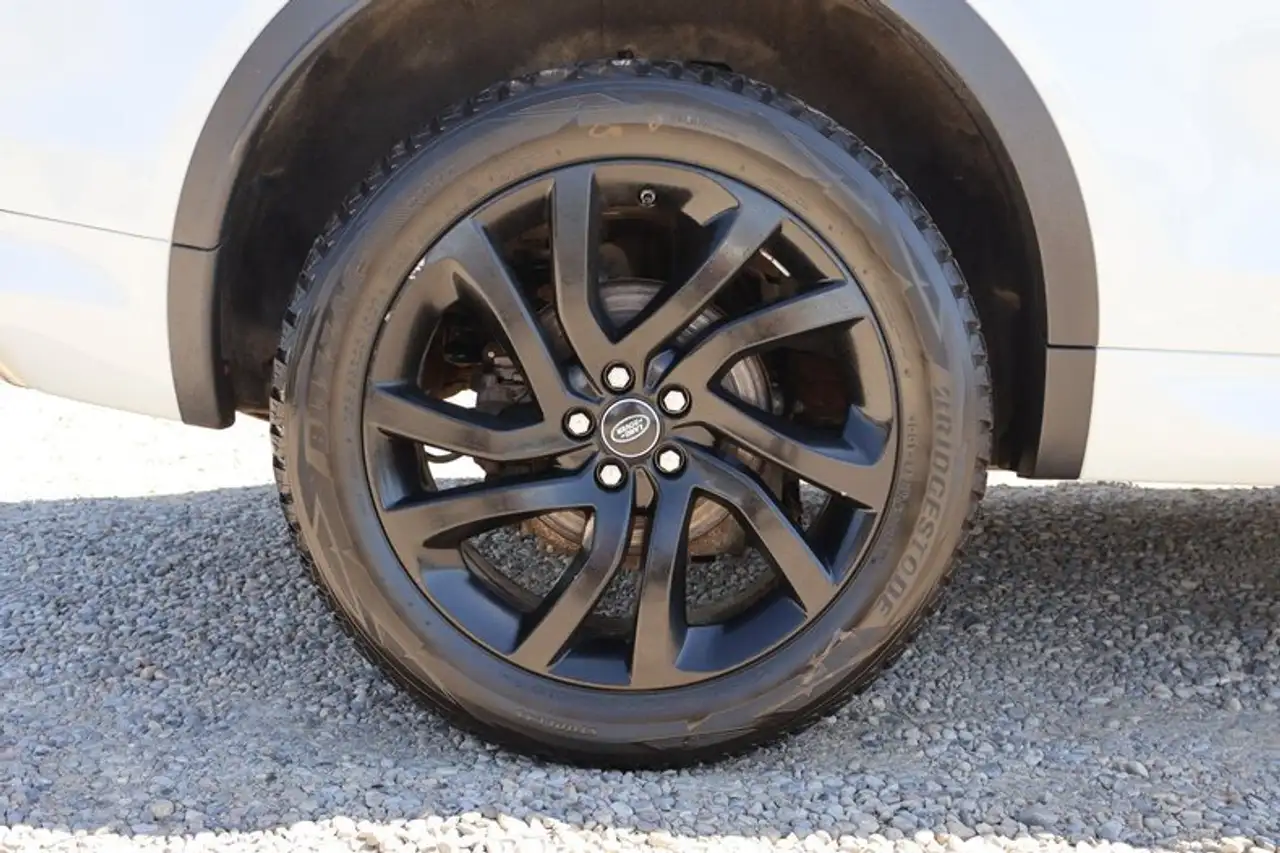 Land Rover Discovery Sport photo Land Rover Discovery Sport