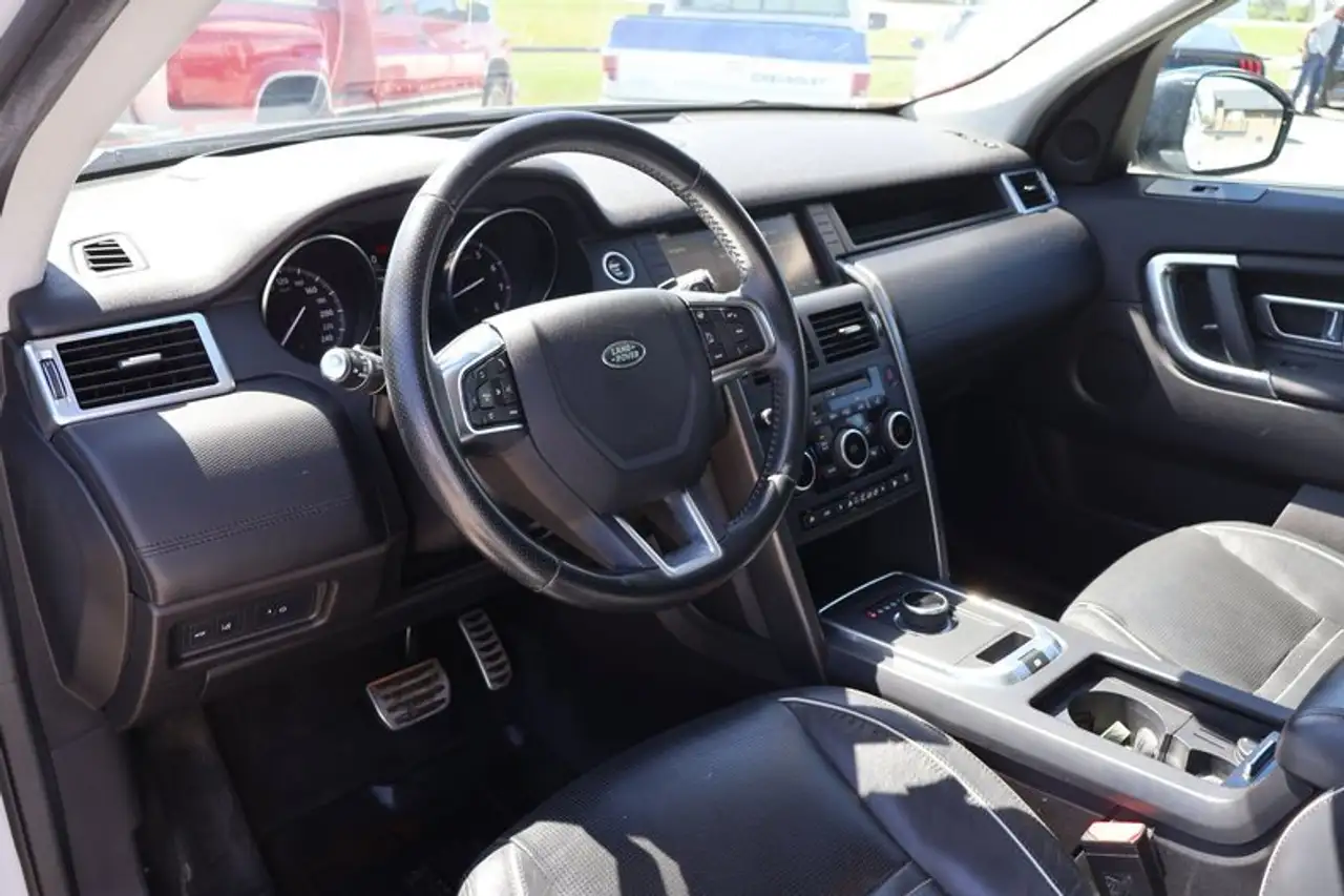 Land Rover Discovery Sport photo Land Rover Discovery Sport