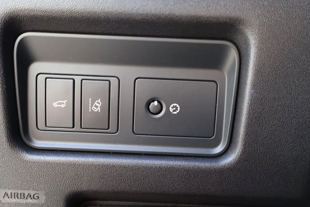Land Rover Discovery Sport photo Land Rover Discovery Sport