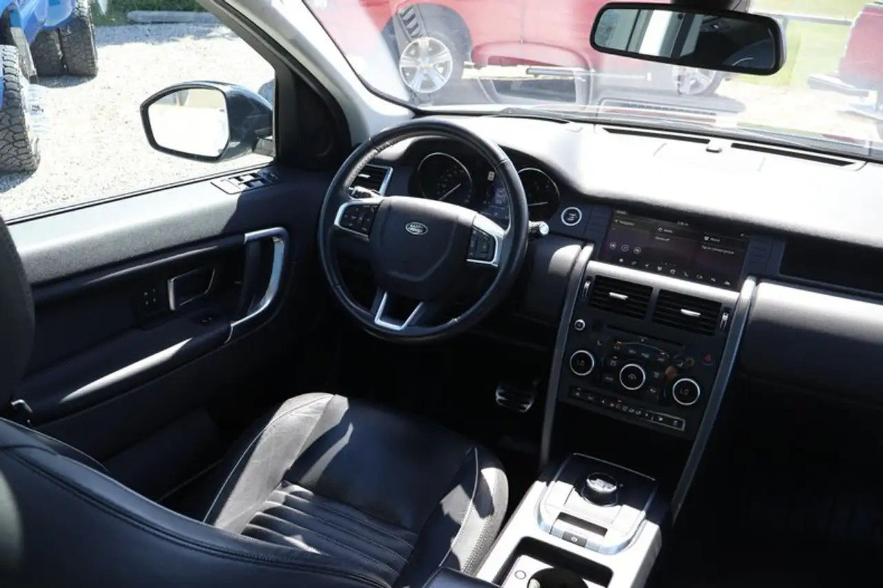 Land Rover Discovery Sport photo Land Rover Discovery Sport