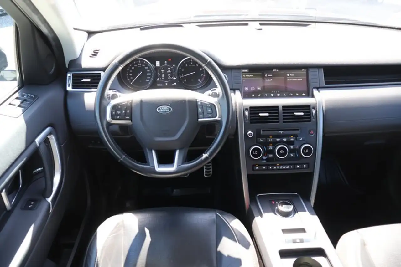Land Rover Discovery Sport photo Land Rover Discovery Sport