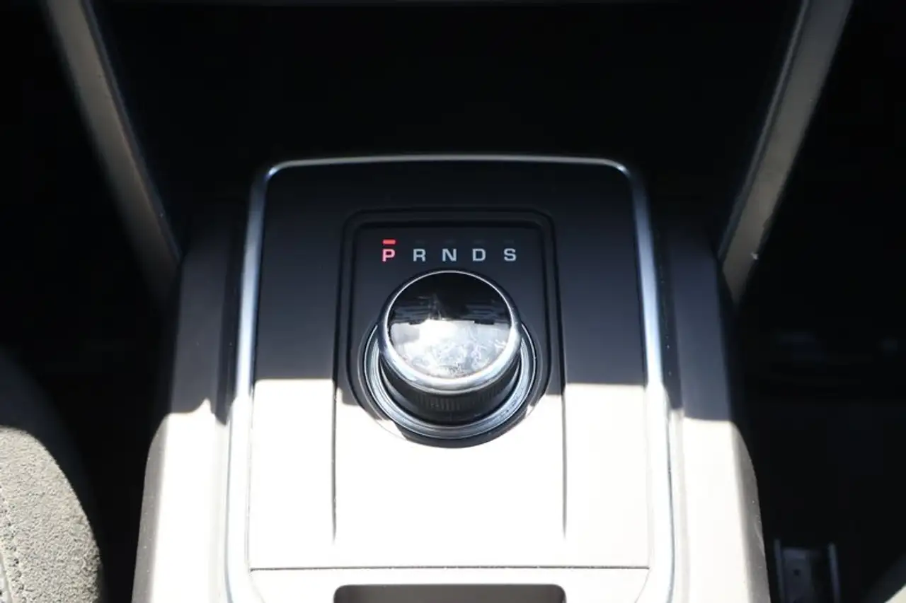 Land Rover Discovery Sport photo Land Rover Discovery Sport