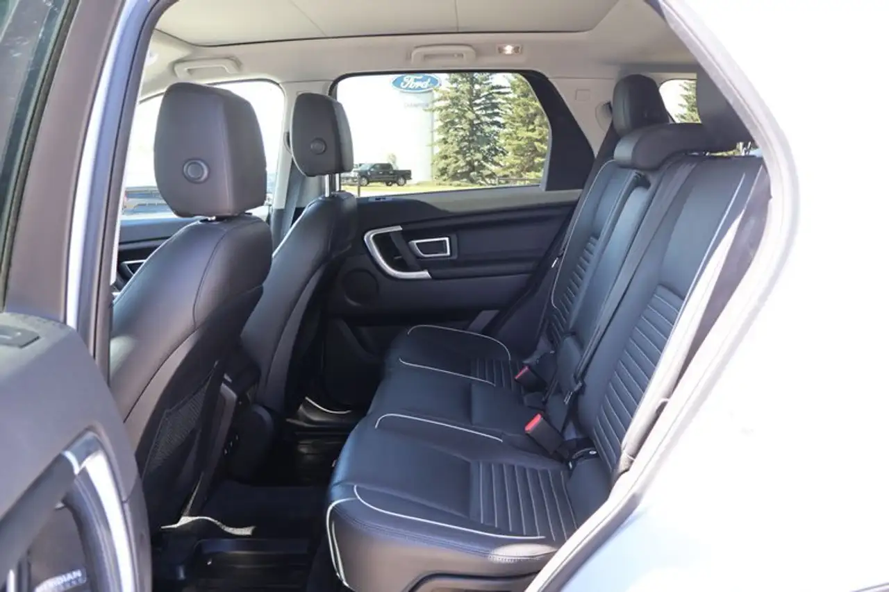 Land Rover Discovery Sport photo Land Rover Discovery Sport