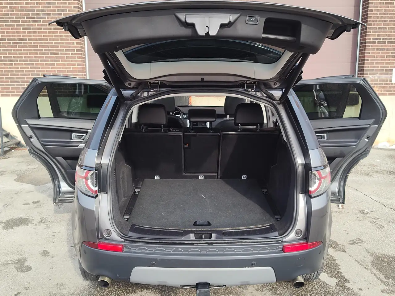 Land Rover Discovery Sport снимка Land Rover Discovery Sport