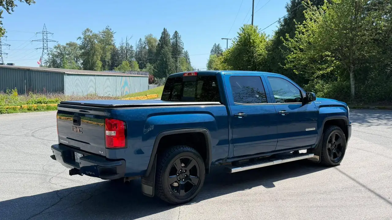 GMC Sierra 1500 photo GMC Sierra 1500