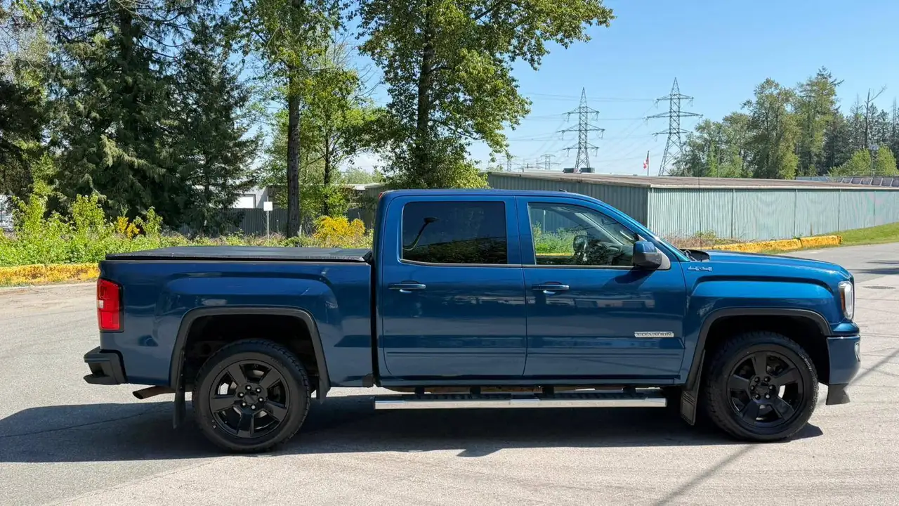 GMC Sierra 1500 photo GMC Sierra 1500