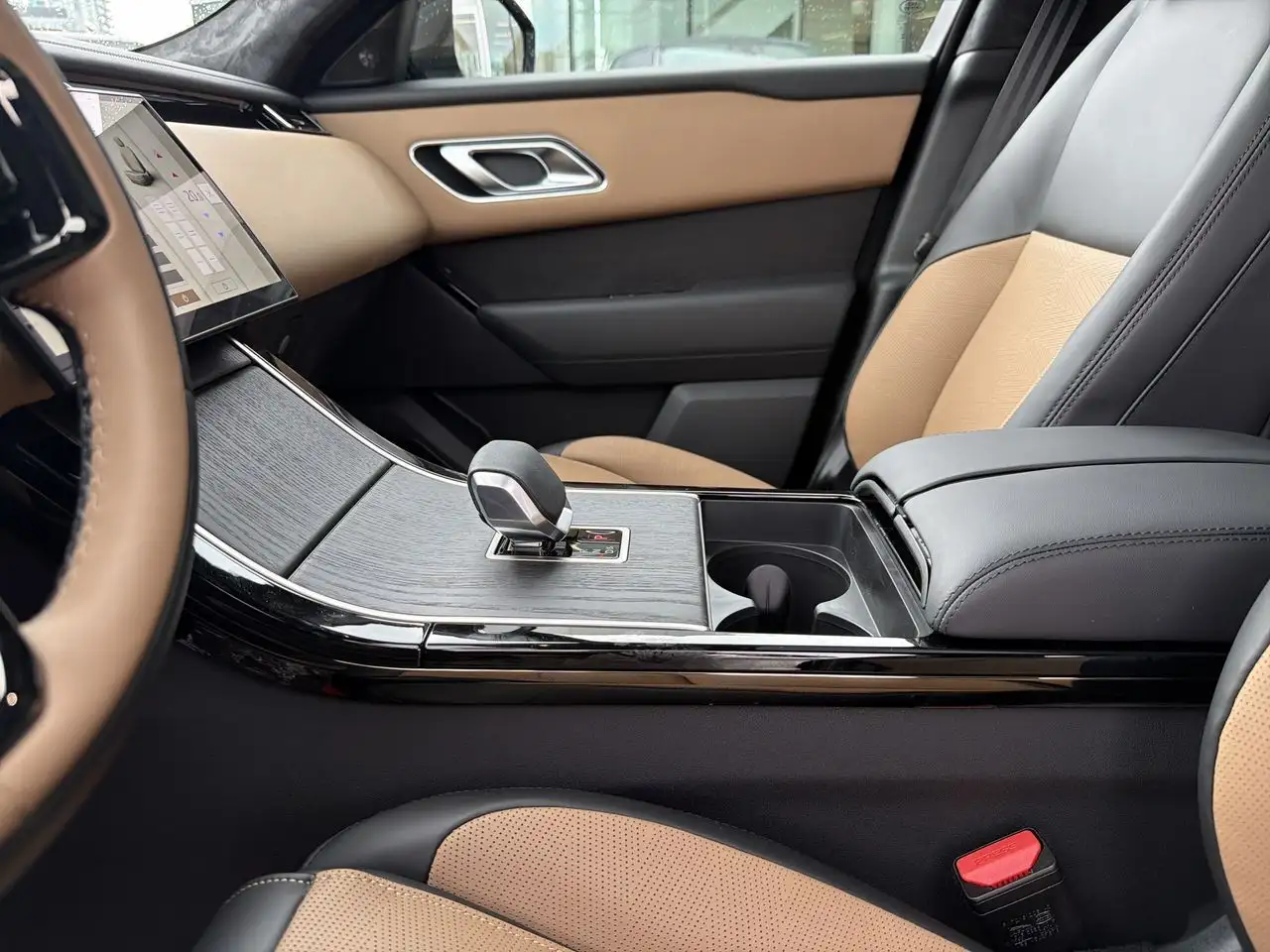 Land Rover Range Rover Velar снимка Land Rover Range Rover Velar
