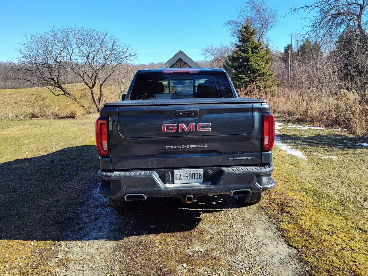 GMC Sierra 1500 photo GMC Sierra 1500