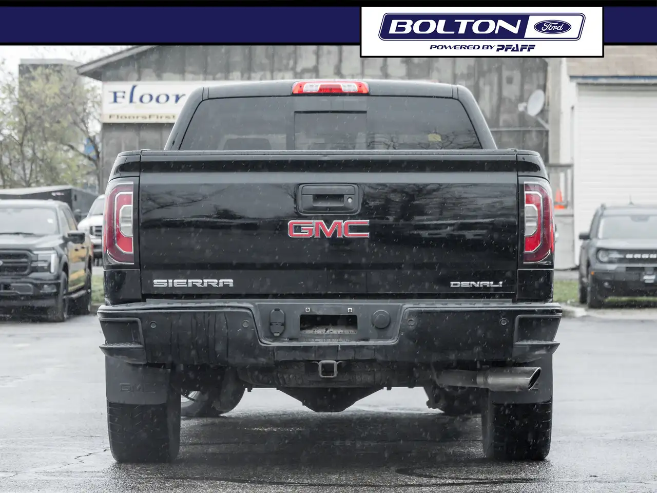 GMC Sierra 1500 снимка GMC Sierra 1500