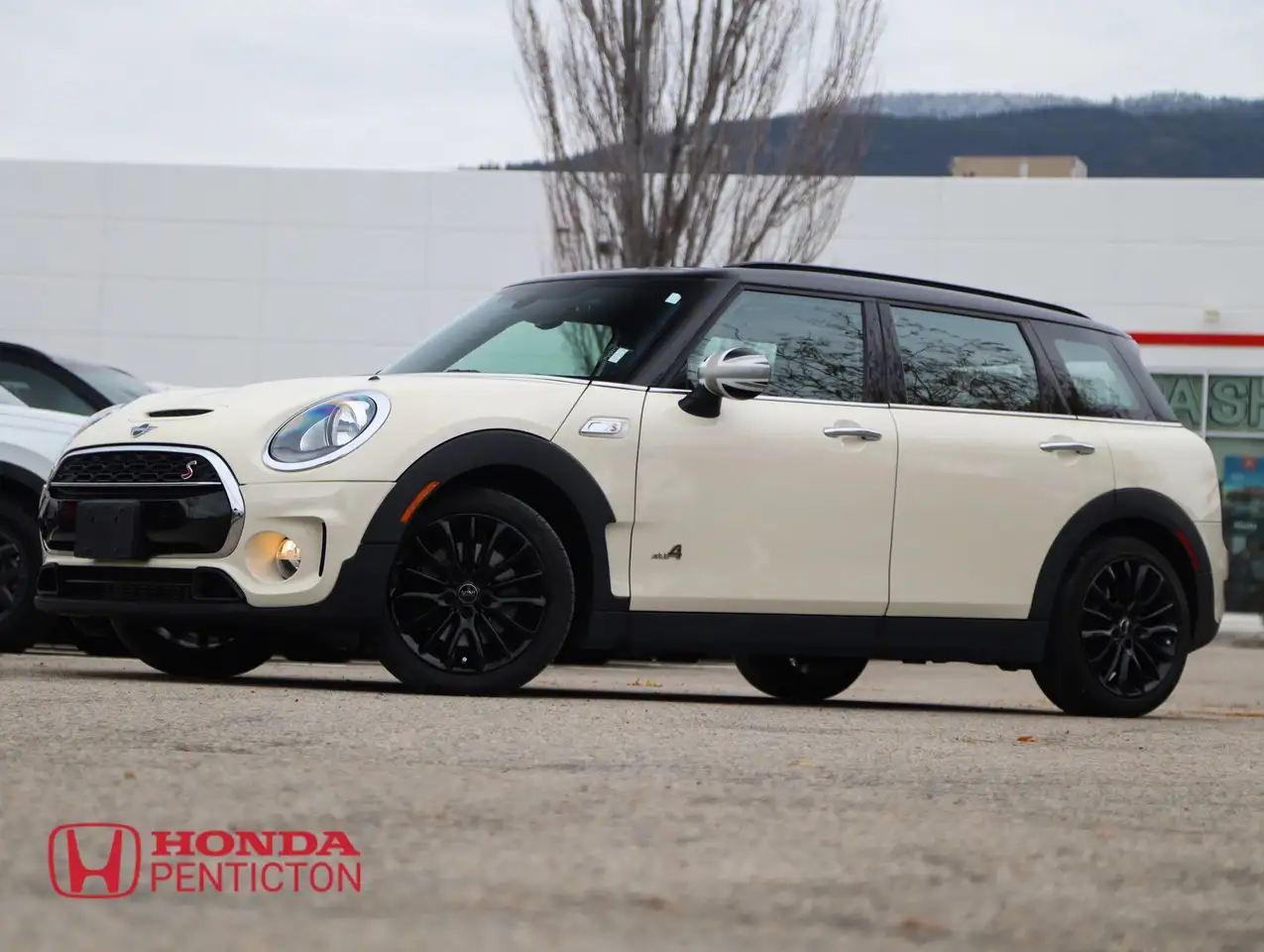 MINI Cooper Clubman снимка MINI Cooper Clubman