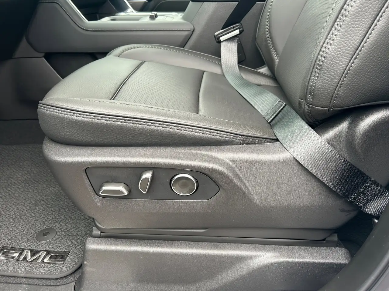 GMC Sierra 2500HD снимка GMC Sierra 2500HD