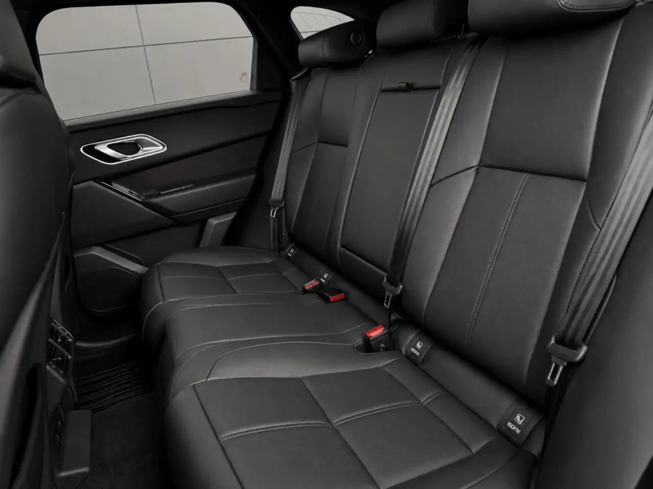 Land Rover Range Rover Velar photo Land Rover Range Rover Velar