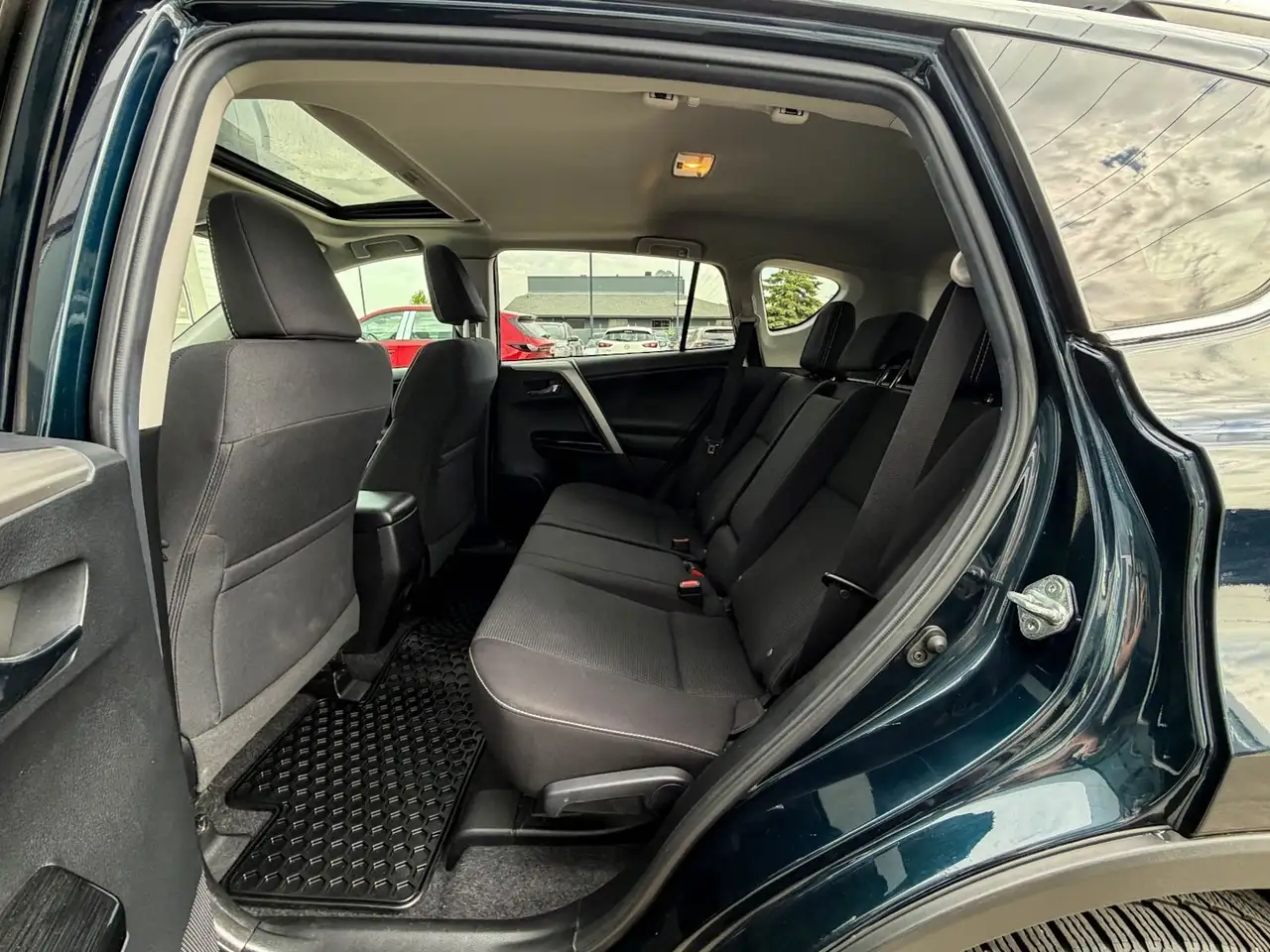 Toyota RAV 4 снимка Toyota RAV 4