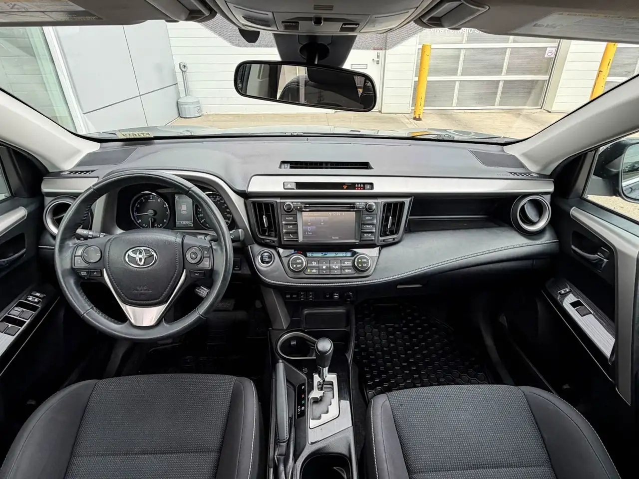 Toyota RAV 4 снимка Toyota RAV 4