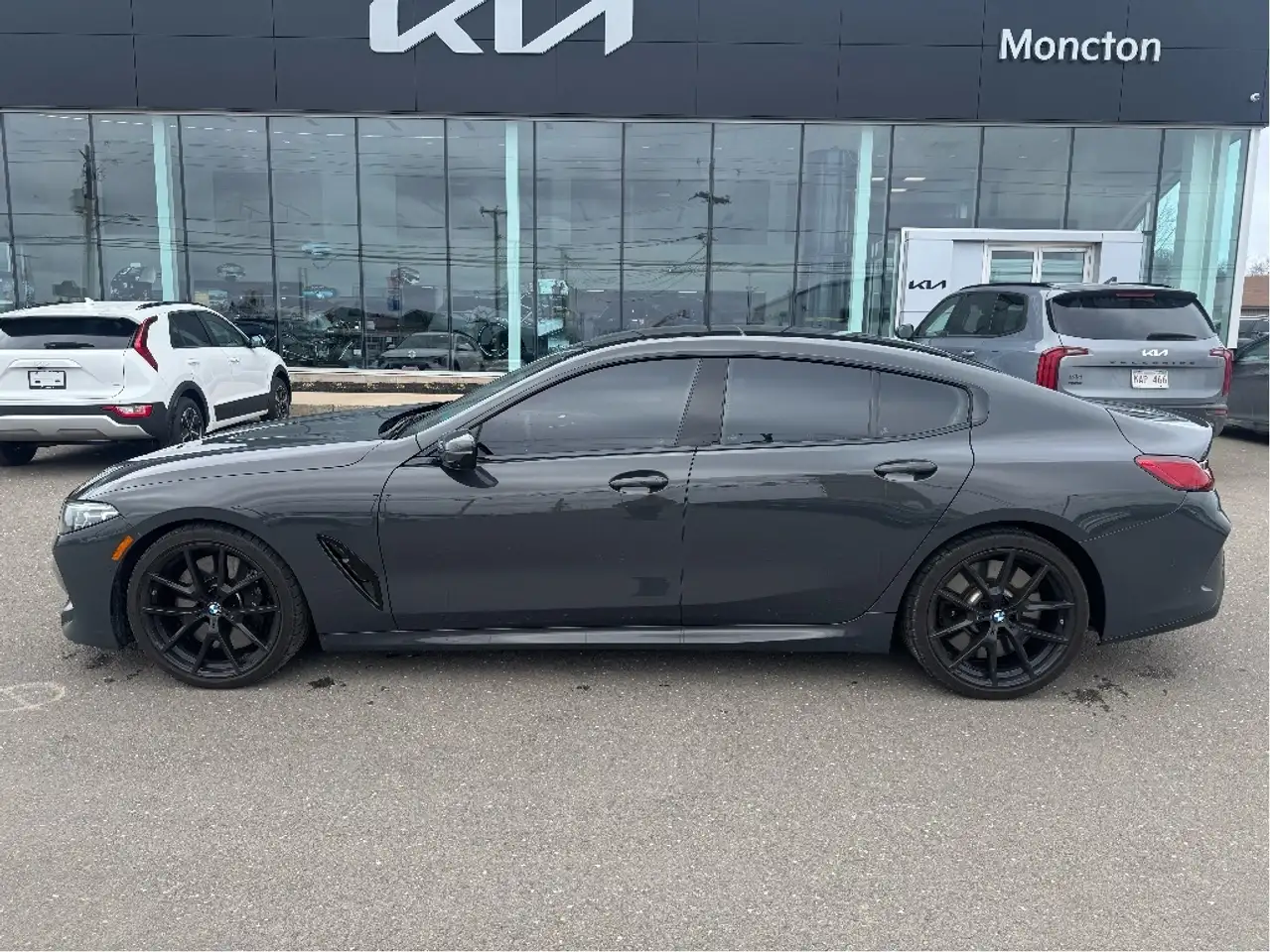 BMW 8 Series снимка BMW 8 Series