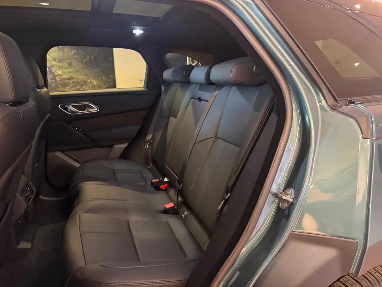 Land Rover Range Rover Velar снимка Land Rover Range Rover Velar