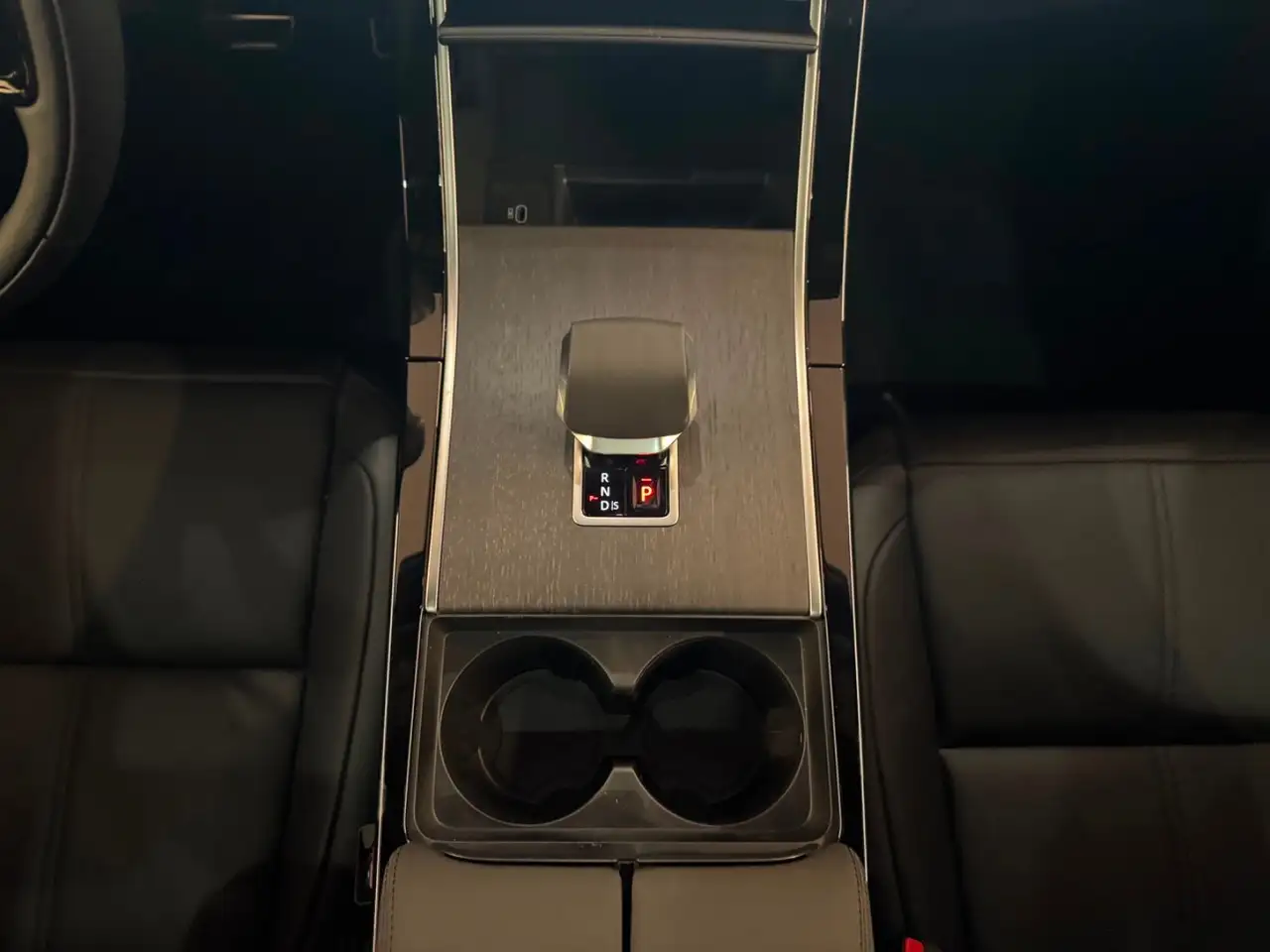 Land Rover Range Rover Velar снимка Land Rover Range Rover Velar