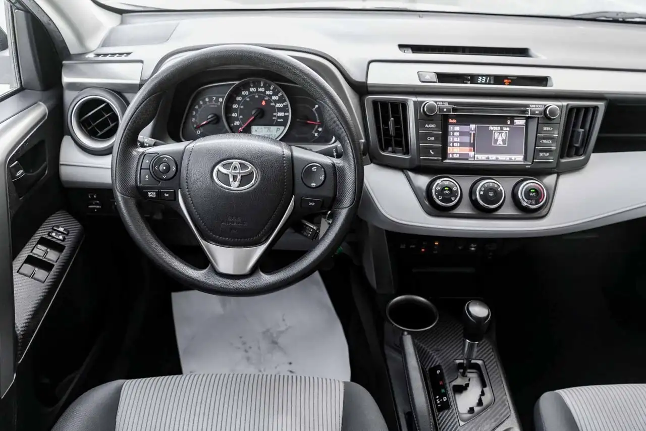 Toyota RAV 4 снимка Toyota RAV 4