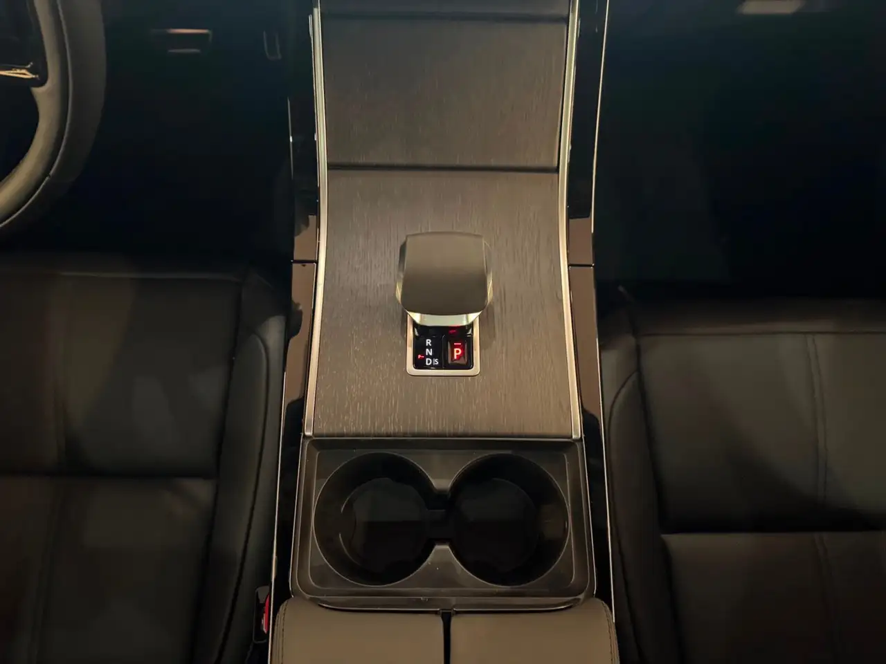 Land Rover Range Rover Velar снимка Land Rover Range Rover Velar
