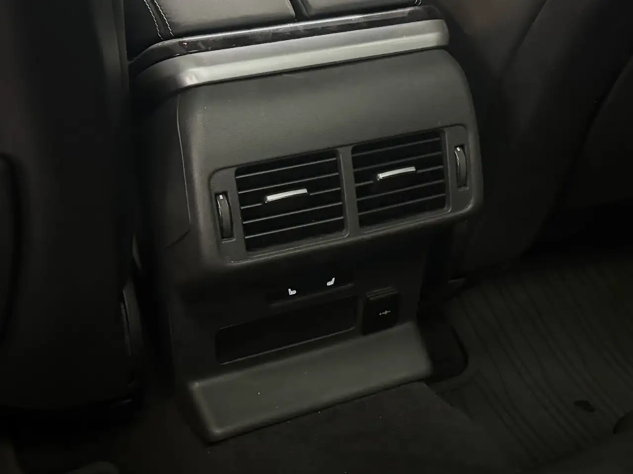 Land Rover Range Rover Velar снимка Land Rover Range Rover Velar