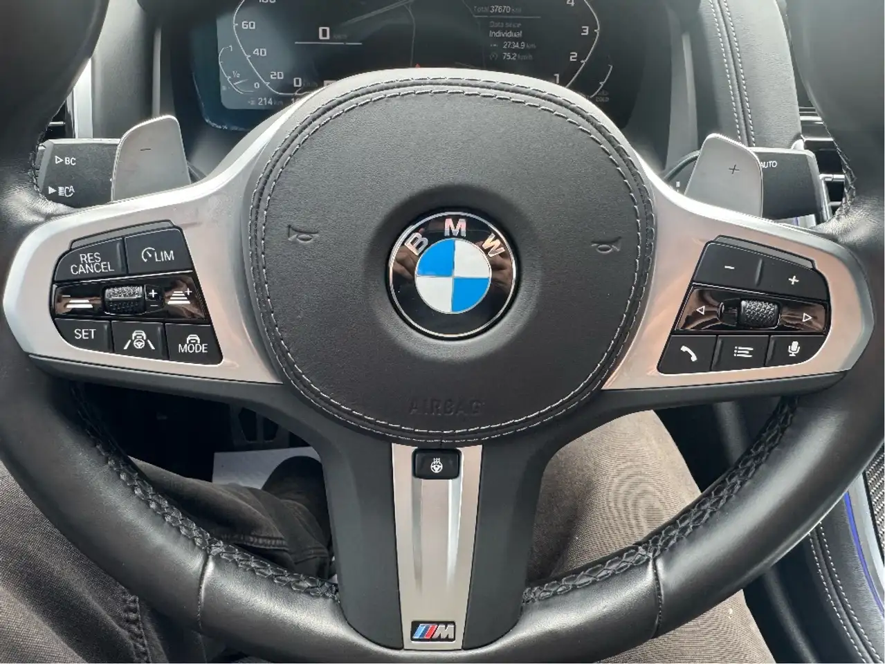 BMW 8 Series снимка BMW 8 Series