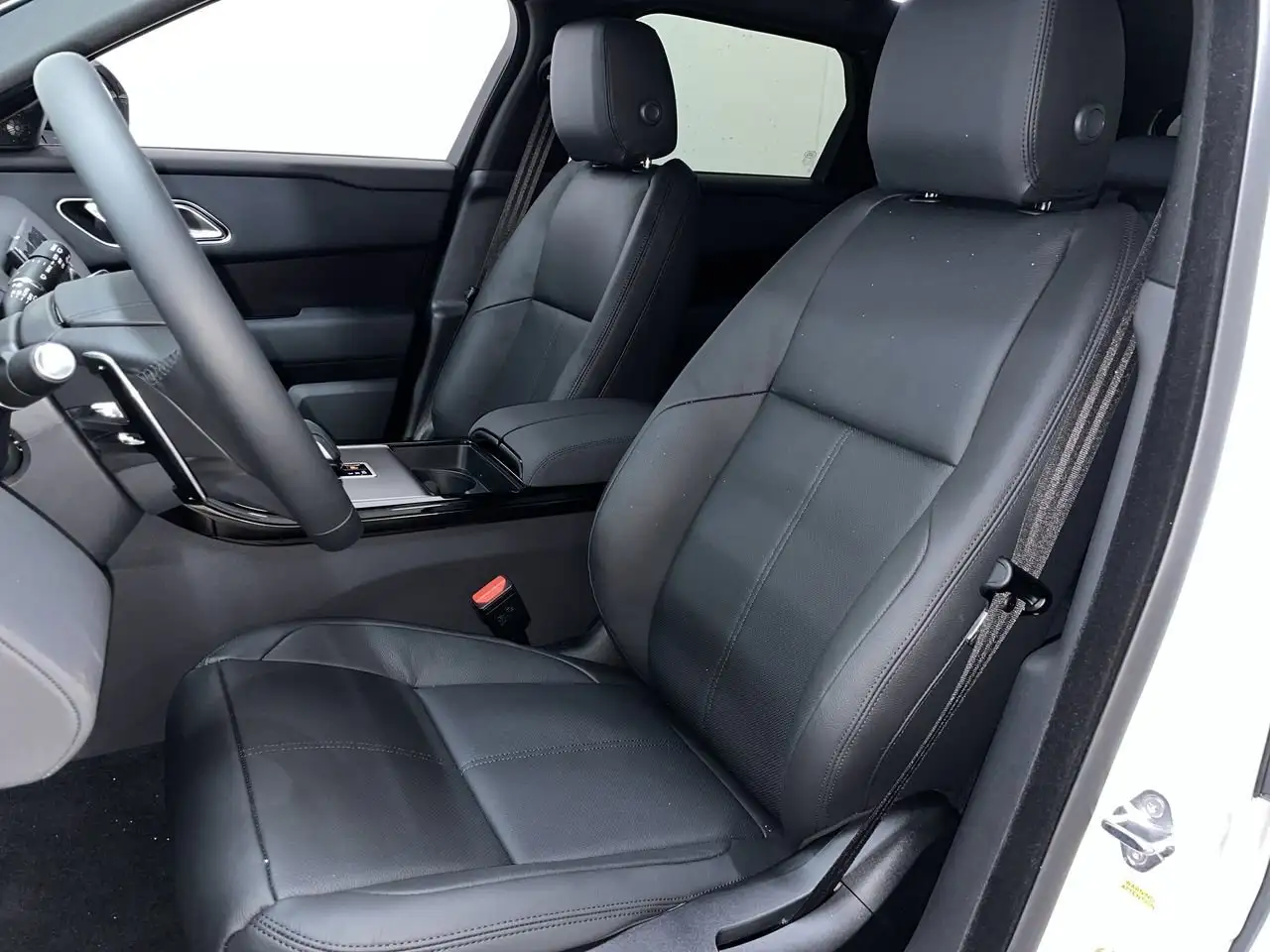 Land Rover Range Rover Velar снимка Land Rover Range Rover Velar