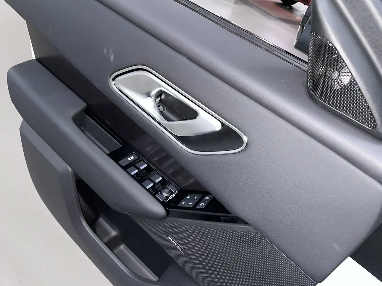 Land Rover Range Rover Velar снимка Land Rover Range Rover Velar