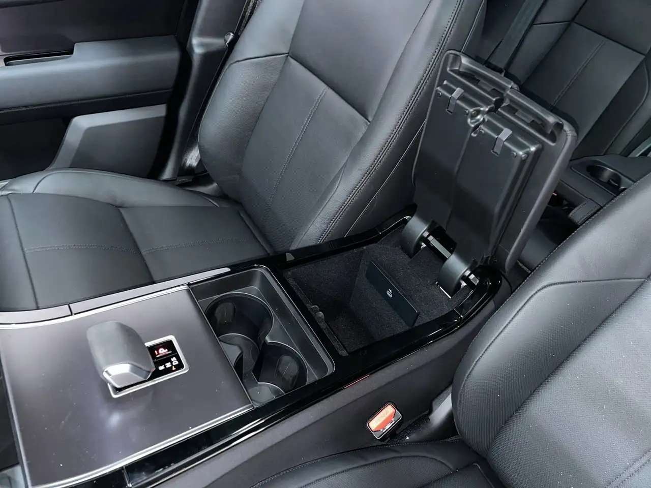 Land Rover Range Rover Velar снимка Land Rover Range Rover Velar
