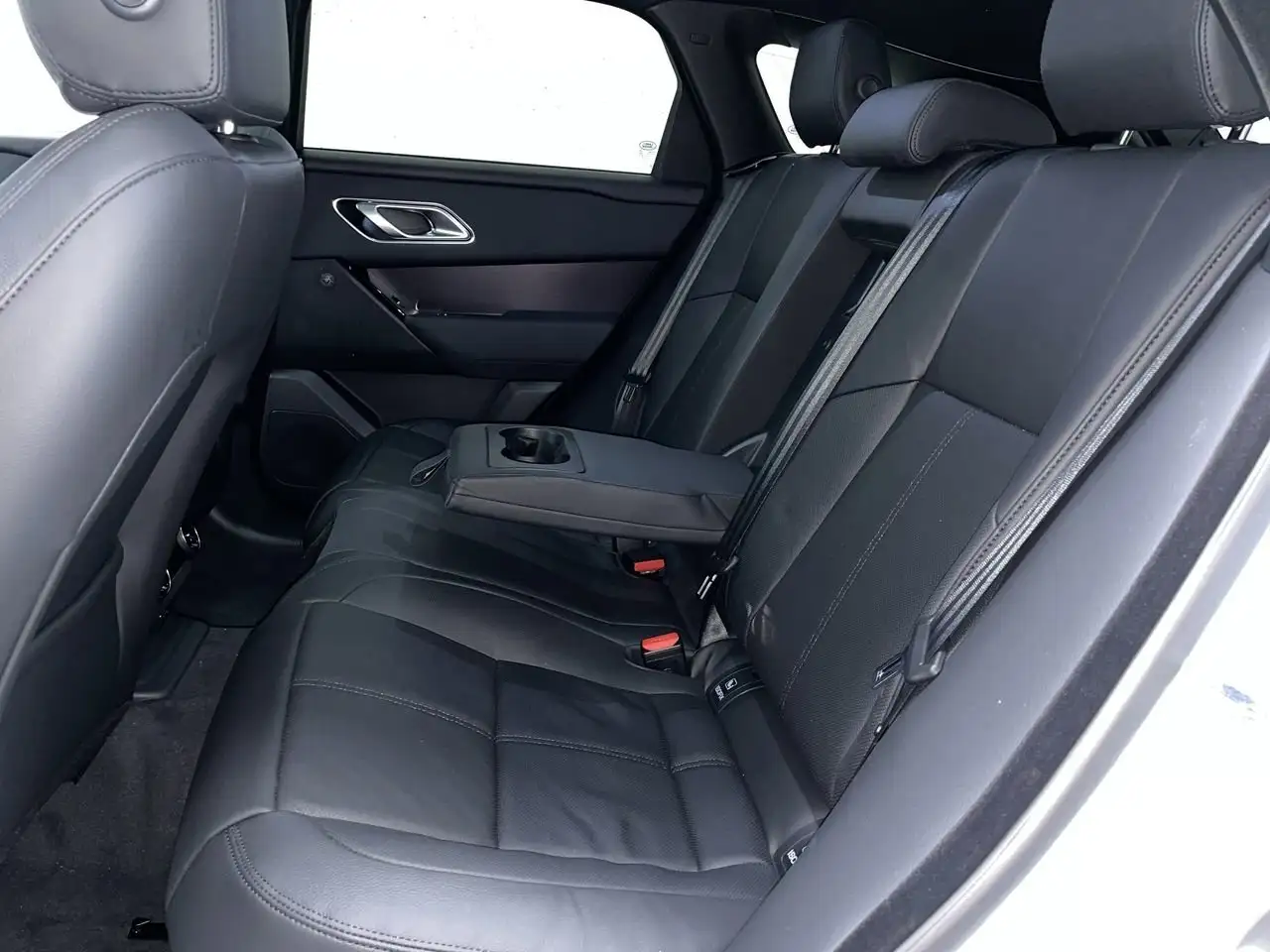 Land Rover Range Rover Velar снимка Land Rover Range Rover Velar