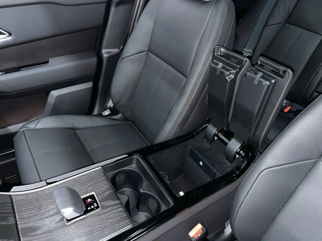 Land Rover Range Rover Velar снимка Land Rover Range Rover Velar