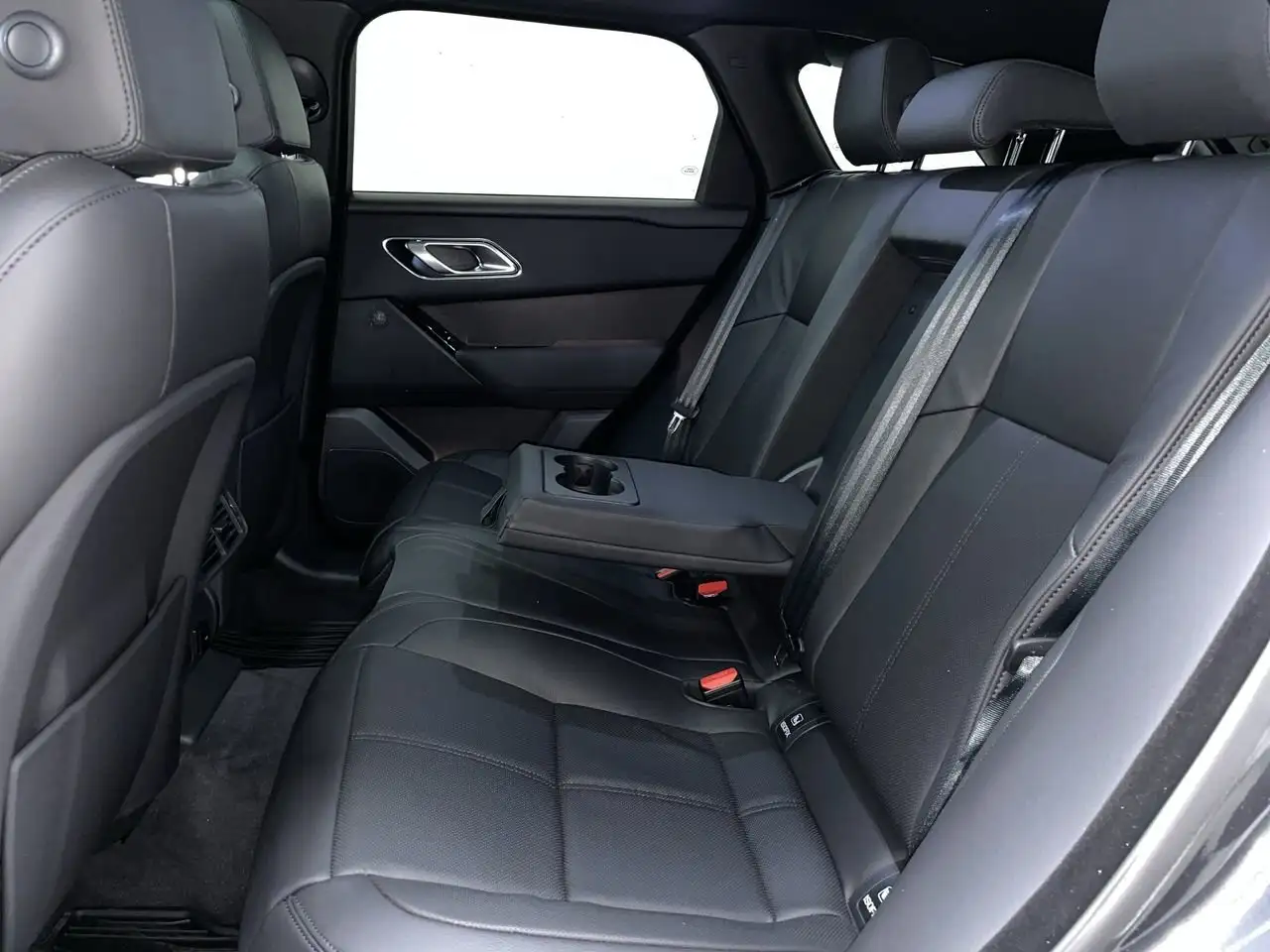 Land Rover Range Rover Velar снимка Land Rover Range Rover Velar