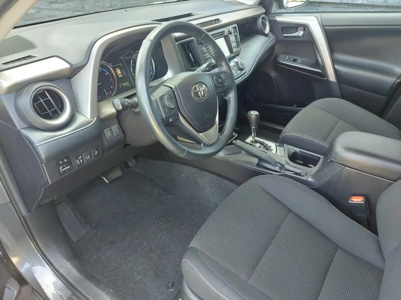 Toyota RAV 4 снимка Toyota RAV 4